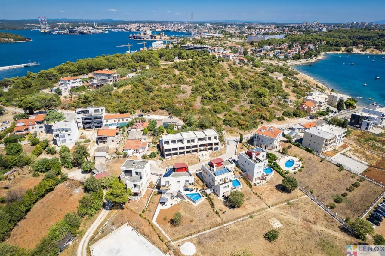 Villa Magnolija Pula Bagian luar foto