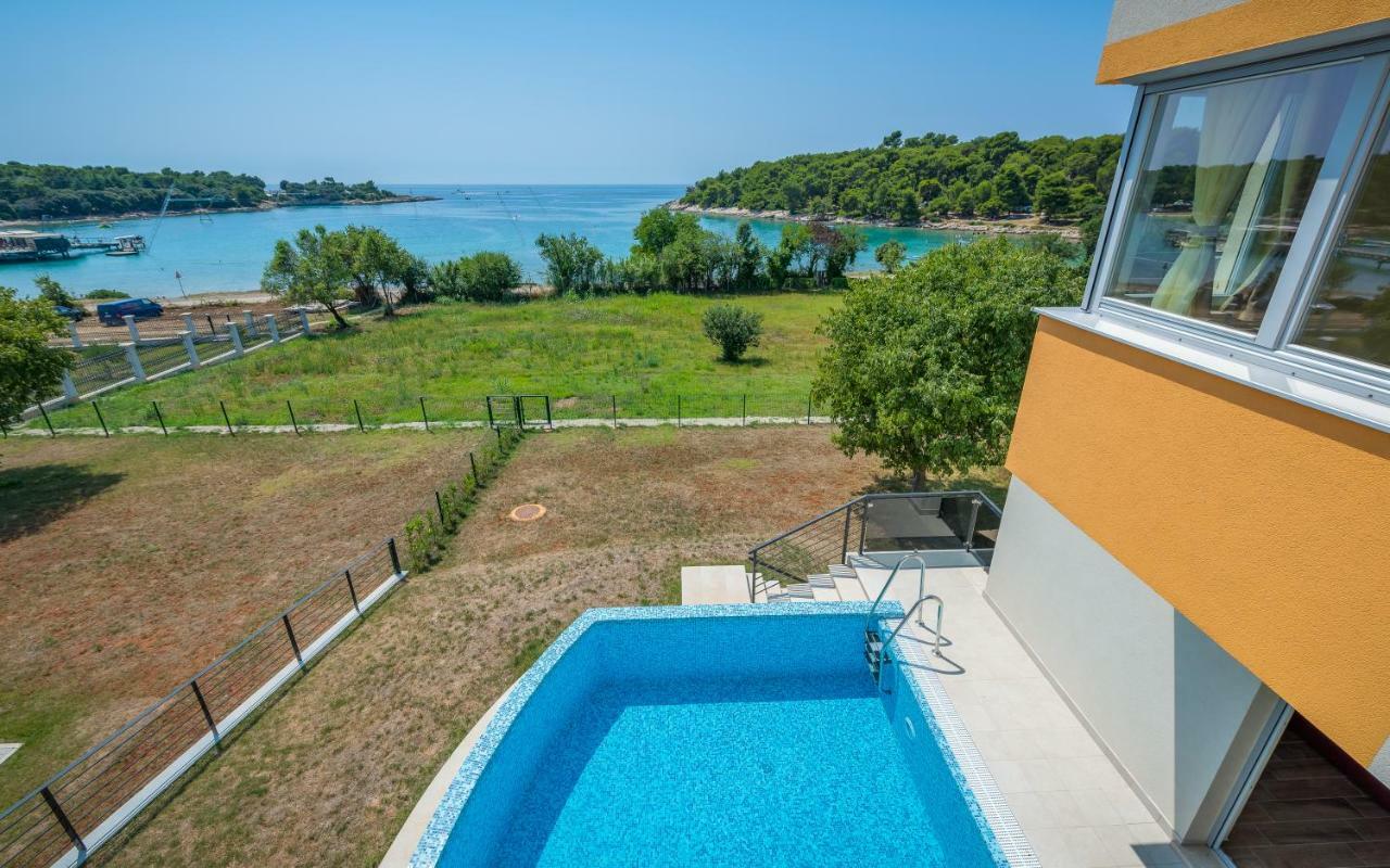 Villa Magnolija Pula Bagian luar foto